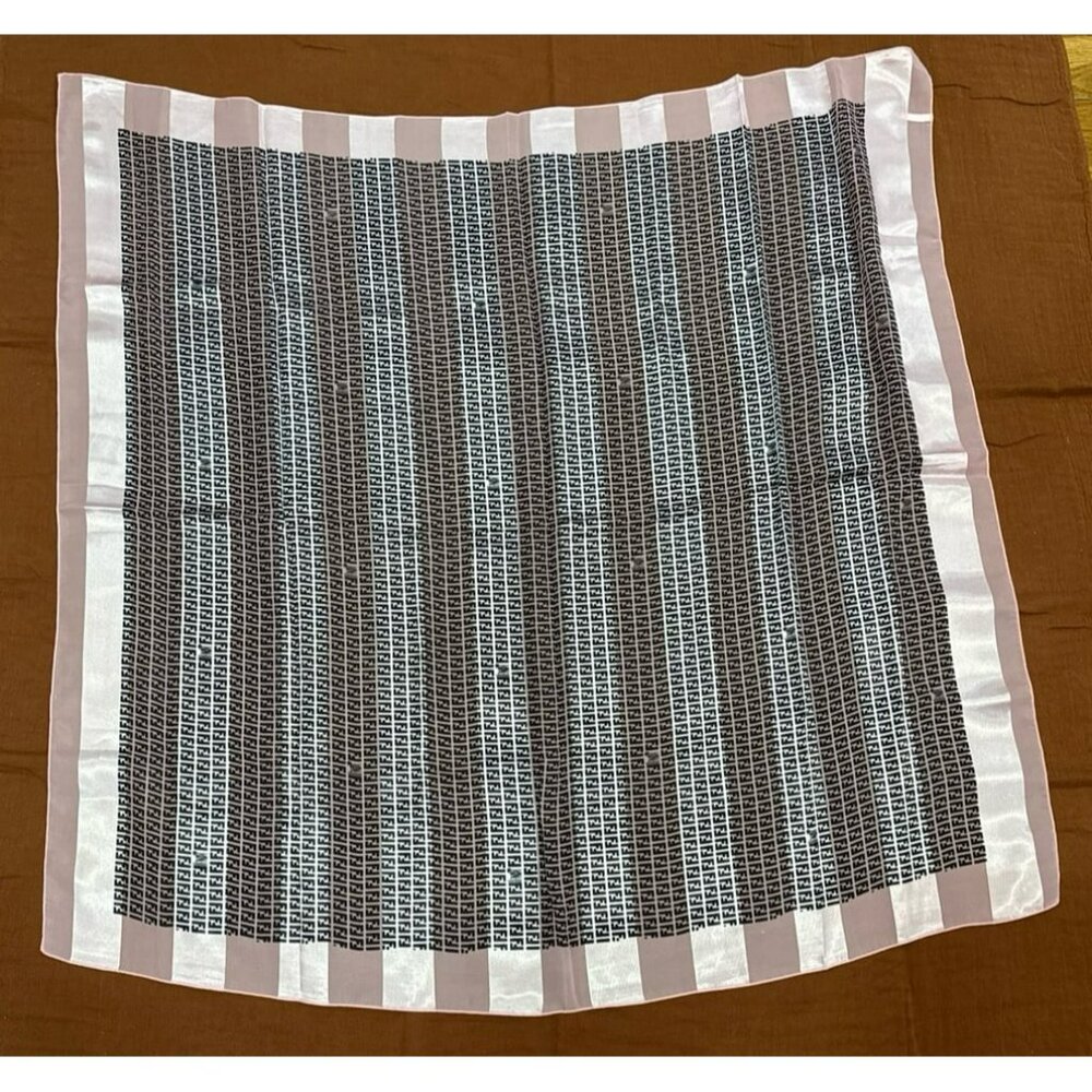 Beautiful Scarf - Picture 5 of 5